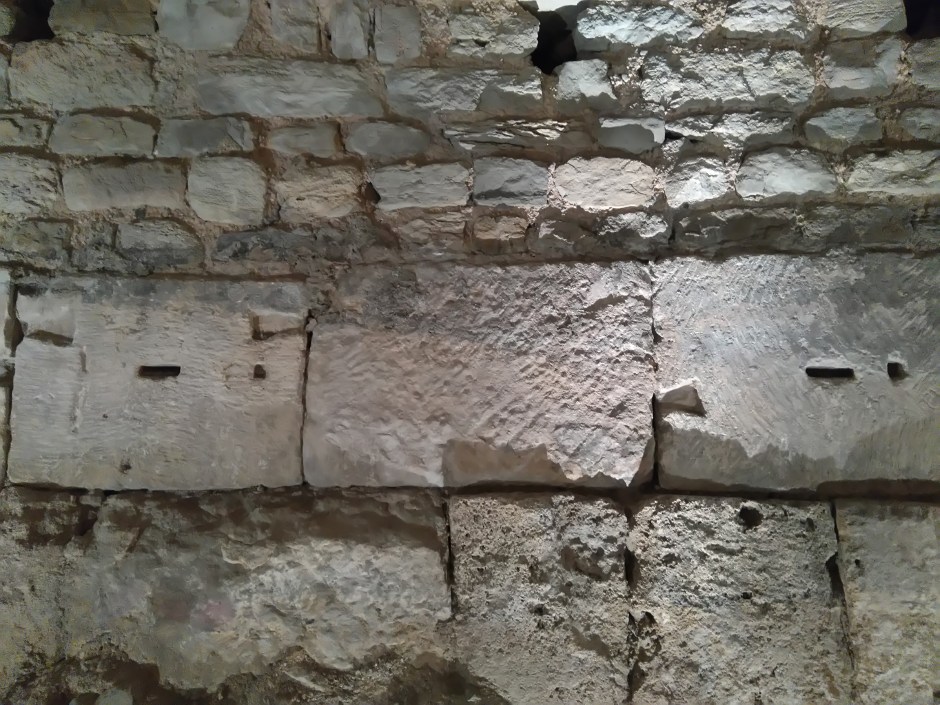 ブローニュ・シュル・メール美術館の地下のローマ時代の城壁