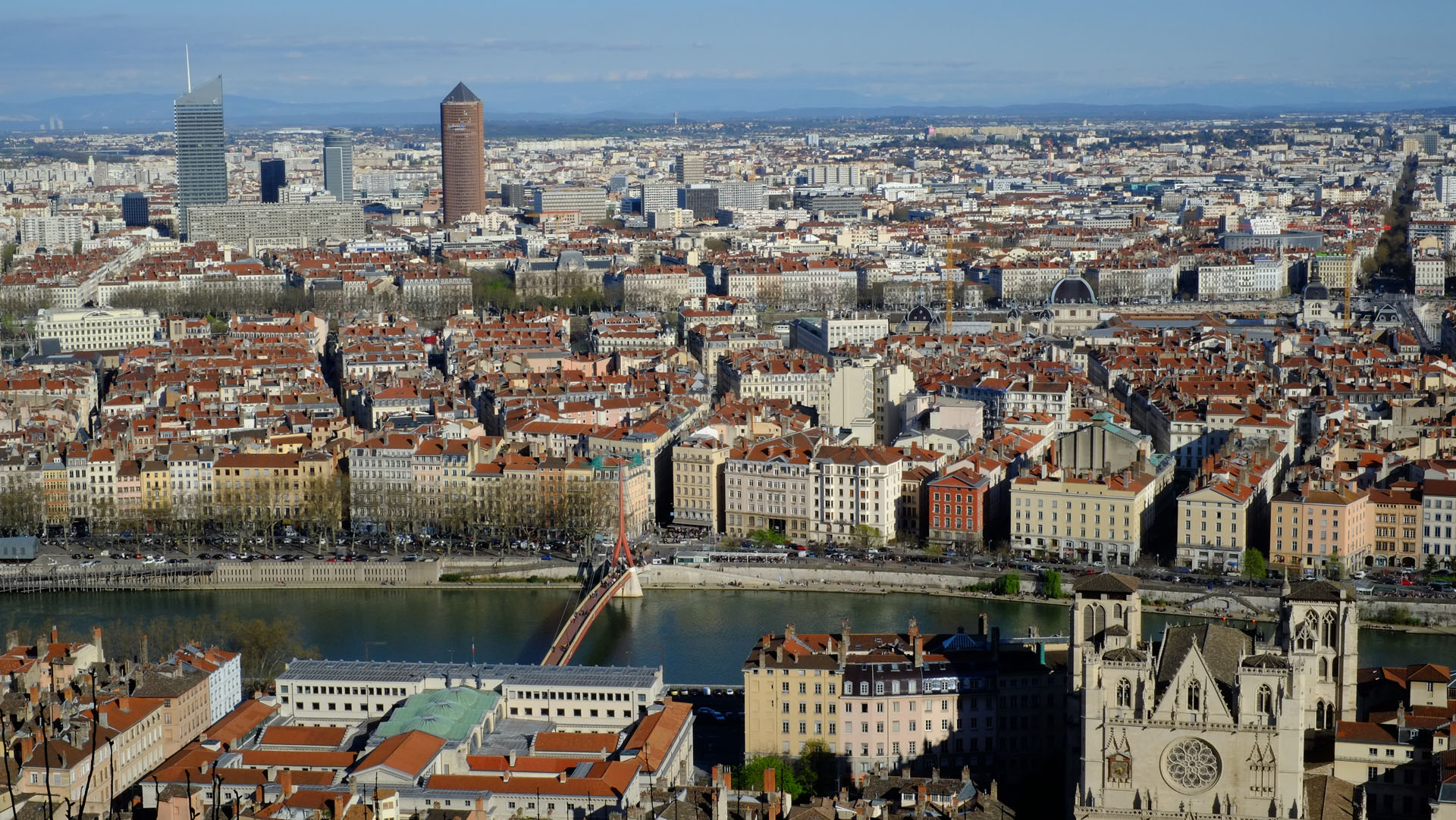 リヨンのフルヴィエールの丘で二千年の街の歴史を感じる – Tourisme