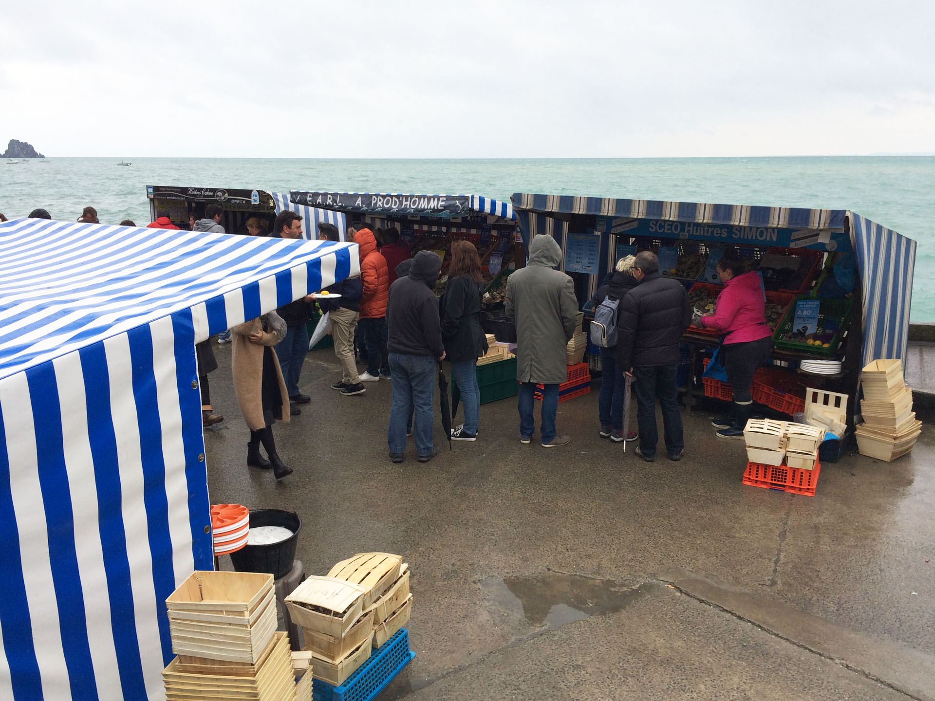 カンカルの牡蠣市