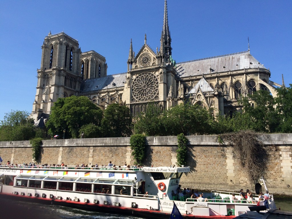 パリのノートル・ダム大聖堂