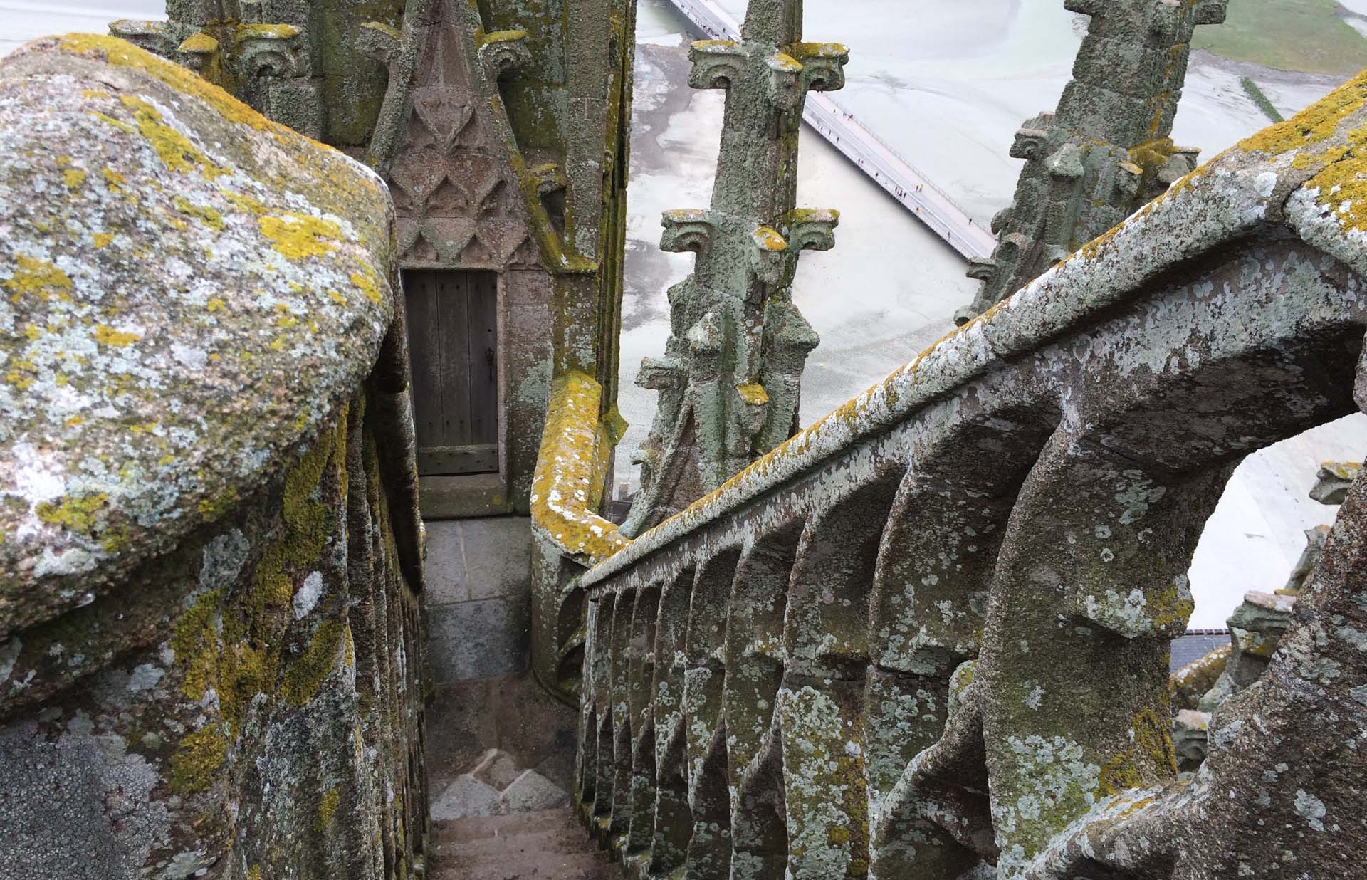 モン・サン・ミッシェルの修道院付属教会のレースの階段