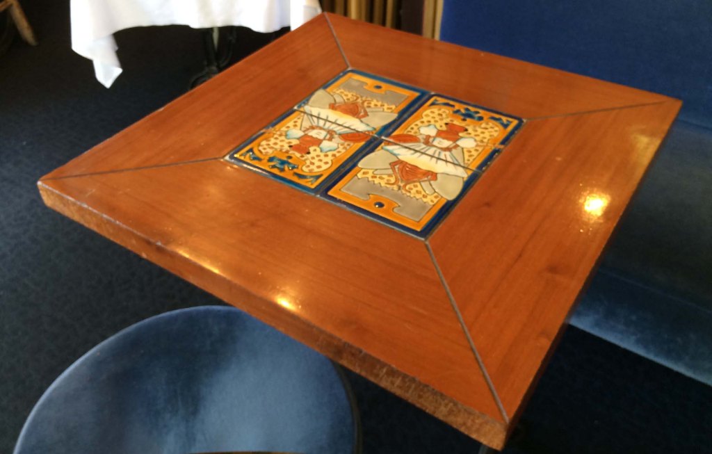 ナントのラ・シガルのテーブル