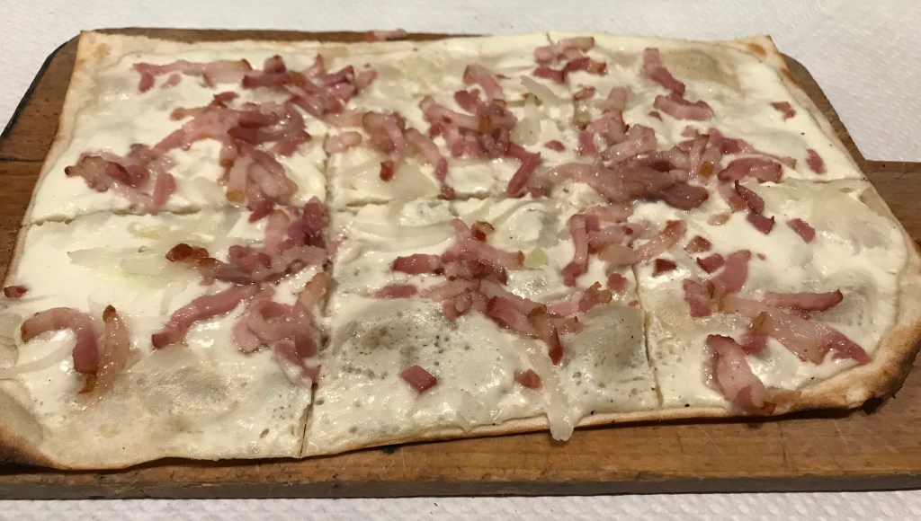 アルザス名物タルト・フランベ