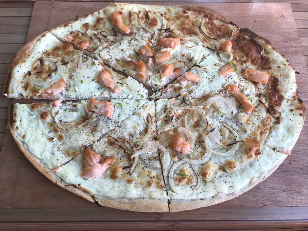 鮭の入ったタルト・フランベ