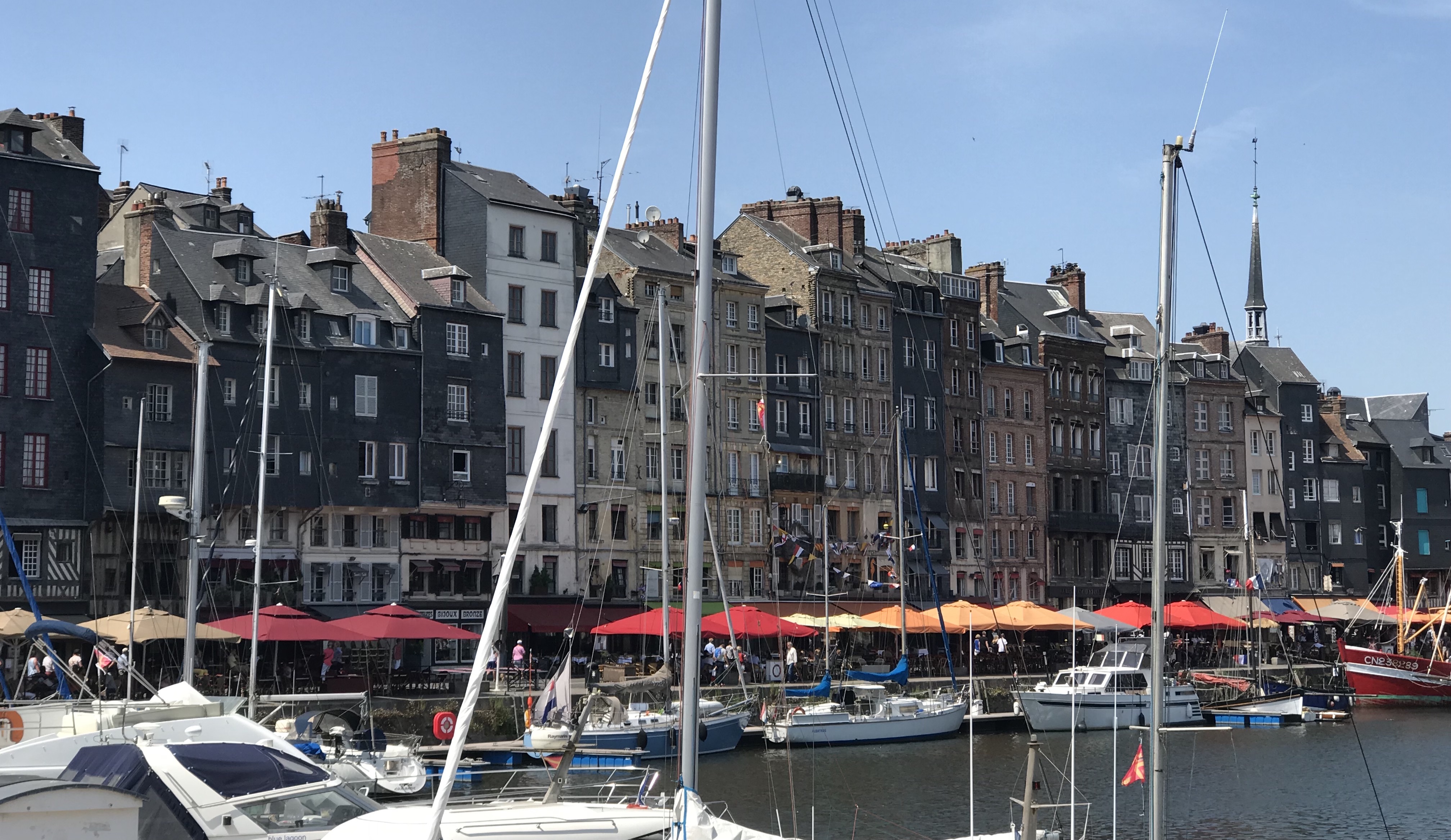 ノルマンディーの港町オンフルールのサント・カトリーヌ教会の秘密に