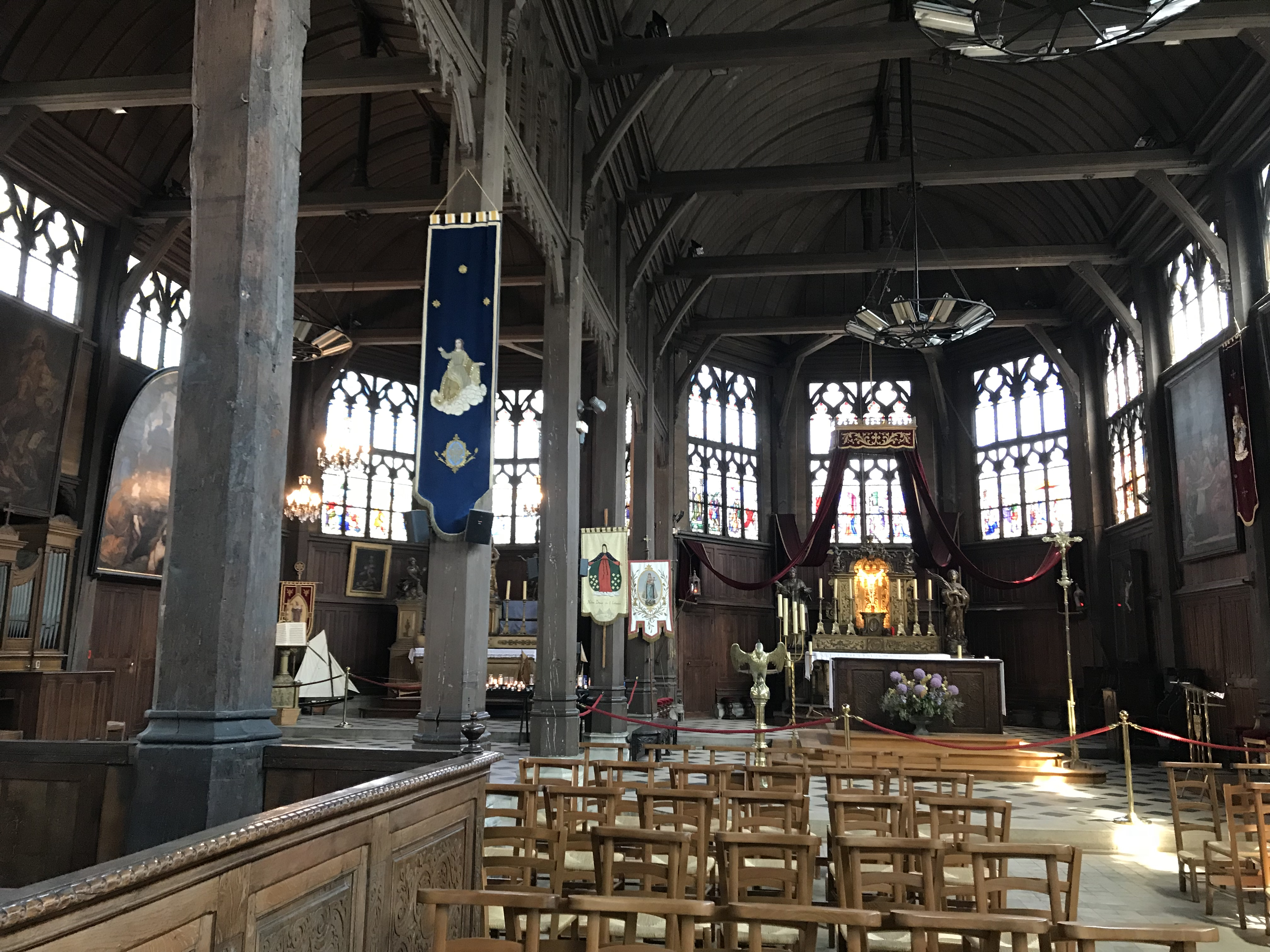 オンフルールのサント・カトリーヌ教会の内部